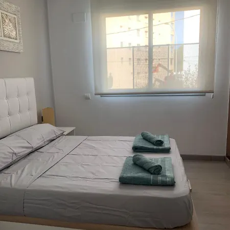 Bonito Piso En Primera Linea De Mar En アパート ミアミ・プラトーヤ